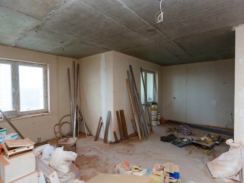 Vivienda en obra con paredes saneadas por humedad