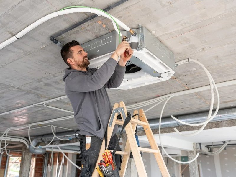 Climatización e iluminación LED para oficinas en Sevilla