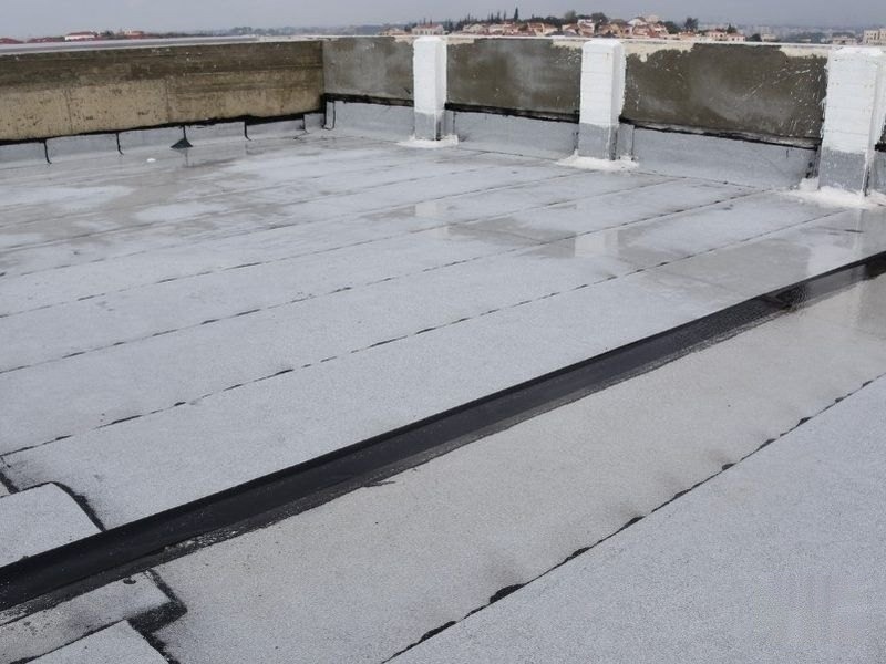 Azotea con aislamiento e impermeabilización nuevos en Sevilla
